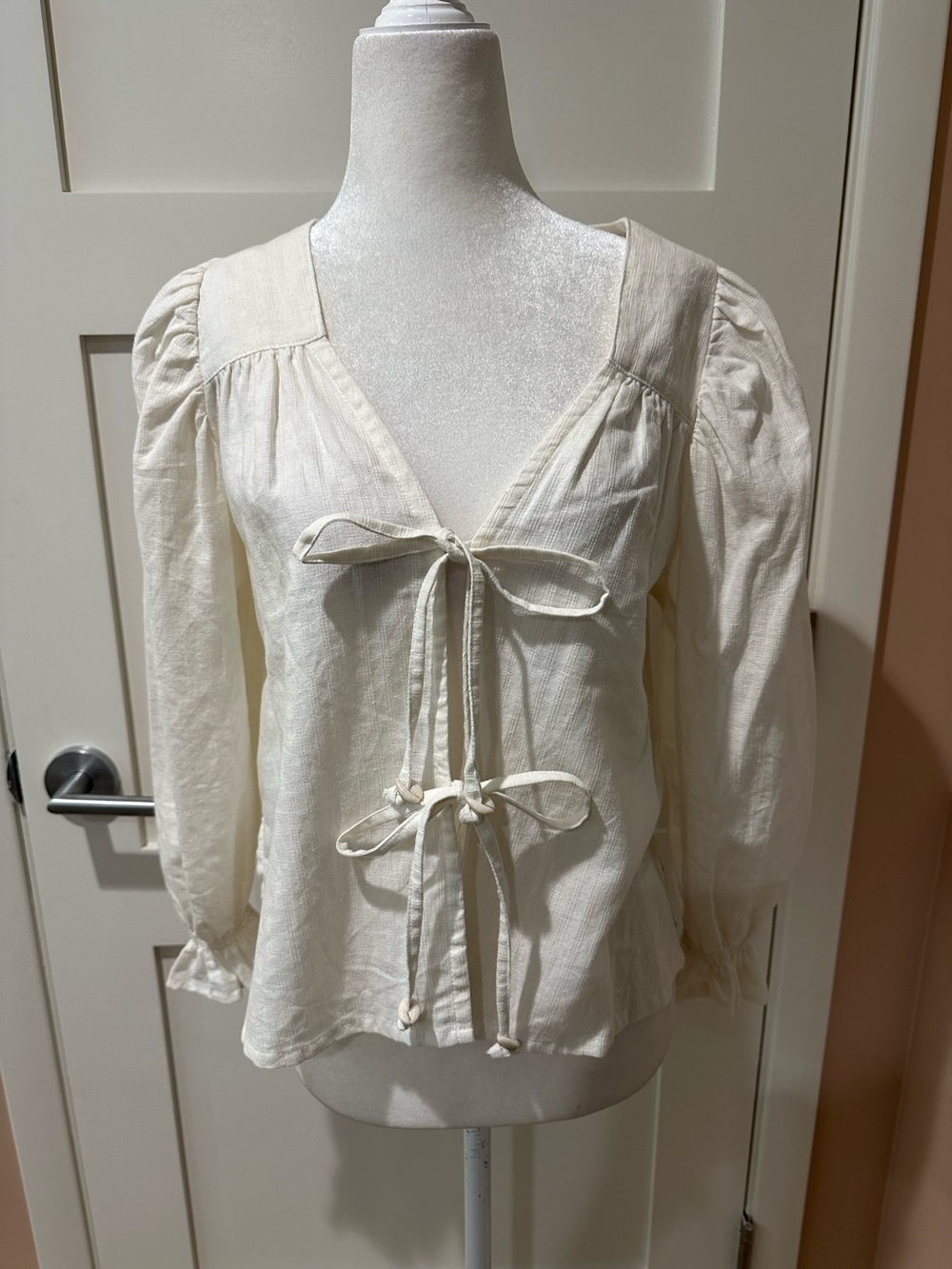 Cleobella size XS textured ivory linen front tie blouse